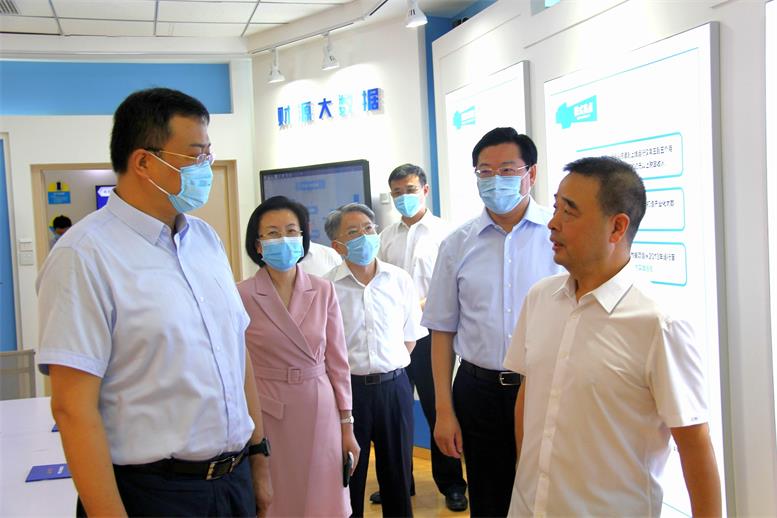 辽宁省副省长高涛光临J9集团国际站集团视察调研